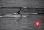 Standbild Wasserski Evian Frankreich, 1938, aus Sekunde 36 historischem Filmmaterial Videoclip 65675033927