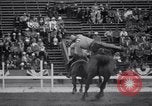 Standbild Der 2 jährlichen Rodeo Sun Valley Idaho USA, 1938, aus Sekunde 25 historischem Filmmaterial Videoclip 65675033928
