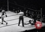 Image match de boxe amateur New York City USA, 1938, de la seconde 30 séquences d'archives historiques vidéo 65675033966