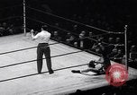 Image match de boxe amateur New York City USA, 1938, de la seconde 33 séquences d'archives historiques vidéo 65675033966