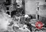 Image munitions blast Torre Annunziata Naples, 1946, de la seconde 15 séquences d'archives historiques vidéo 65675033972