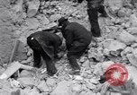 Image munitions blast Torre Annunziata Naples, 1946, de la seconde 17 séquences d'archives historiques vidéo 65675033972