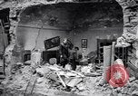 Image munitions blast Torre Annunziata Naples, 1946, de la seconde 27 séquences d'archives historiques vidéo 65675033972