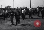 Standbild Stahl Arbeitnehmer Streik Warren Ohio USA, 1937, aus Sekunde 9 historischem Filmmaterial Videoclip 65675033975