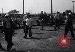 Standbild Stahl Arbeitnehmer Streik Warren Ohio USA, 1937, aus Sekunde 11 historischem Filmmaterial Videoclip 65675033975