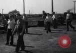 Standbild Stahl Arbeitnehmer Streik Warren Ohio USA, 1937, aus Sekunde 14 historischem Filmmaterial Videoclip 65675033975