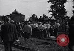 Standbild Stahl Arbeitnehmer Streik Warren Ohio USA, 1937, aus Sekunde 20 historischem Filmmaterial Videoclip 65675033975
