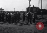 Standbild Stahl Arbeitnehmer Streik Warren Ohio USA, 1937, aus Sekunde 27 historischem Filmmaterial Videoclip 65675033975