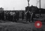 Standbild Stahl Arbeitnehmer Streik Warren Ohio USA, 1937, aus Sekunde 28 historischem Filmmaterial Videoclip 65675033975