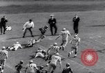 Immagine di Partita di calcio Pittsburgh Pennsylvania USA, 1961, secondo 20 filmato di repertorio 65675034000