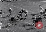 Immagine di Partita di calcio Pittsburgh Pennsylvania USA, 1961, secondo 26 filmato di repertorio 65675034000