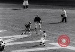 Immagine di Partita di calcio Pittsburgh Pennsylvania USA, 1961, secondo 31 filmato di repertorio 65675034000