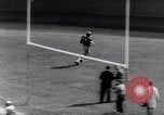 Immagine di Partita di calcio Pittsburgh Pennsylvania USA, 1961, secondo 33 filmato di repertorio 65675034000