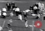 Immagine di Partita di calcio Pittsburgh Pennsylvania USA, 1961, secondo 61 filmato di repertorio 65675034000
