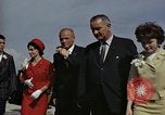 Standbild John Glenn Cape Canaveral Florida USA, 1962, aus Sekunde 30 historischem Filmmaterial Videoclip 65675034003