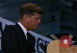 Immagine di Il presidente John F Kennedy in per il giro della Papamobile Tampa Florida  USA, 1963, secondo 12 filmato di repertorio 65675034016