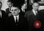Immagine di John F Kennedy segni trattato di interdizione completa degli esperimenti nucleari Washington DC White House USA, 1963, secondo 9 filmato di repertorio 65675034022
