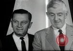 Immagine di John F Kennedy segni trattato di interdizione completa degli esperimenti nucleari Washington DC White House USA, 1963, secondo 42 filmato di repertorio 65675034022