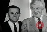 Immagine di John F Kennedy segni trattato di interdizione completa degli esperimenti nucleari Washington DC White House USA, 1963, secondo 43 filmato di repertorio 65675034022