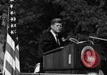 Immagine di John F Kennedy American University indirizzo di inizio Washington DC USA, 1963, secondo 32 filmato di repertorio 65675034023