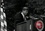 Immagine di John F Kennedy indirizzamento università americana inizio Washington DC USA, 1963, secondo 3 filmato di repertorio 65675034024