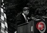 Immagine di John F Kennedy indirizzamento università americana inizio Washington DC USA, 1963, secondo 4 filmato di repertorio 65675034024