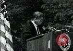 Immagine di John F Kennedy indirizzamento università americana inizio Washington DC USA, 1963, secondo 30 filmato di repertorio 65675034024