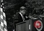 Immagine di John F Kennedy indirizzamento università americana inizio Washington DC USA, 1963, secondo 32 filmato di repertorio 65675034024