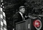 Immagine di John F Kennedy indirizzamento università americana inizio Washington DC USA, 1963, secondo 33 filmato di repertorio 65675034024
