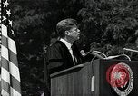 Immagine di John F Kennedy indirizzamento università americana inizio Washington DC USA, 1963, secondo 38 filmato di repertorio 65675034024