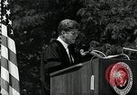 Immagine di John F Kennedy indirizzamento università americana inizio Washington DC USA, 1963, secondo 39 filmato di repertorio 65675034024