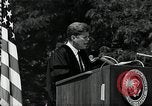 Immagine di John F Kennedy indirizzamento università americana inizio Washington DC USA, 1963, secondo 40 filmato di repertorio 65675034024