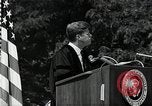 Immagine di John F Kennedy indirizzamento università americana inizio Washington DC USA, 1963, secondo 41 filmato di repertorio 65675034024