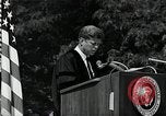 Immagine di John F Kennedy indirizzamento università americana inizio Washington DC USA, 1963, secondo 60 filmato di repertorio 65675034024