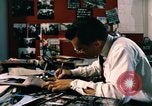 Immagine di La NATO e Dirk Stikker Parigi Francia, 1961, secondo 33 filmato di repertorio 65675034029
