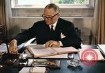 Immagine di La NATO e Dirk Stikker Parigi Francia, 1961, secondo 45 filmato di repertorio 65675034029