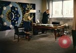 Immagine di La NATO e Dirk Stikker Parigi Francia, 1961, secondo 59 filmato di repertorio 65675034029