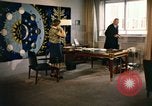Immagine di La NATO e Dirk Stikker Parigi Francia, 1961, secondo 60 filmato di repertorio 65675034029