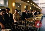 Immagine di I funzionari della NATO il pranzo e discussioni Parigi Francia, 1961, secondo 13 filmato di repertorio 65675034030