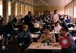 Immagine di I funzionari della NATO il pranzo e discussioni Parigi Francia, 1961, secondo 25 filmato di repertorio 65675034030