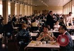 Immagine di I funzionari della NATO il pranzo e discussioni Parigi Francia, 1961, secondo 27 filmato di repertorio 65675034030