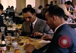 Immagine di I funzionari della NATO il pranzo e discussioni Parigi Francia, 1961, secondo 28 filmato di repertorio 65675034030