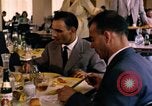 Immagine di I funzionari della NATO il pranzo e discussioni Parigi Francia, 1961, secondo 32 filmato di repertorio 65675034030