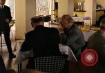 Immagine di I funzionari della NATO il pranzo e discussioni Parigi Francia, 1961, secondo 45 filmato di repertorio 65675034030