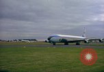 Standbild US-Präsidenten John F Kennedy's Flug abheben Wiesbaden Deutschland, 1963, aus Sekunde 5 historischem Filmmaterial Videoclip 65675034039