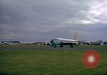 Standbild US-Präsidenten John F Kennedy's Flug abheben Wiesbaden Deutschland, 1963, aus Sekunde 37 historischem Filmmaterial Videoclip 65675034039