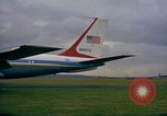 Standbild US-Präsidenten John F Kennedy's Flug abheben Wiesbaden Deutschland, 1963, aus Sekunde 49 historischem Filmmaterial Videoclip 65675034039