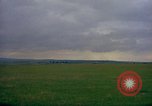 Standbild US-Präsidenten John F Kennedy's Flug abheben Wiesbaden Deutschland, 1963, aus Sekunde 53 historischem Filmmaterial Videoclip 65675034039