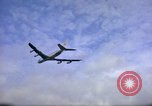 Standbild US-Präsidenten John F Kennedy's Flug abheben Wiesbaden Deutschland, 1963, aus Sekunde 59 historischem Filmmaterial Videoclip 65675034039