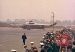 Standbild US-Präsident John F Kennedy eintrifft Kaserne Fliegerhorst Post Hanau Deutschland, 1963, aus Sekunde 5 historischem Filmmaterial Videoclip 65675034040